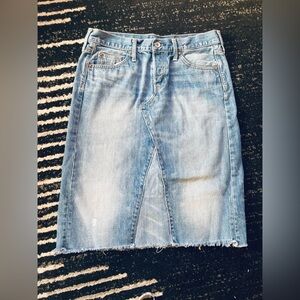 Gap Denim Skirt 8 EUC Midi VINTAGE Raw Hem Distressed Modest Womens No Slit Blue